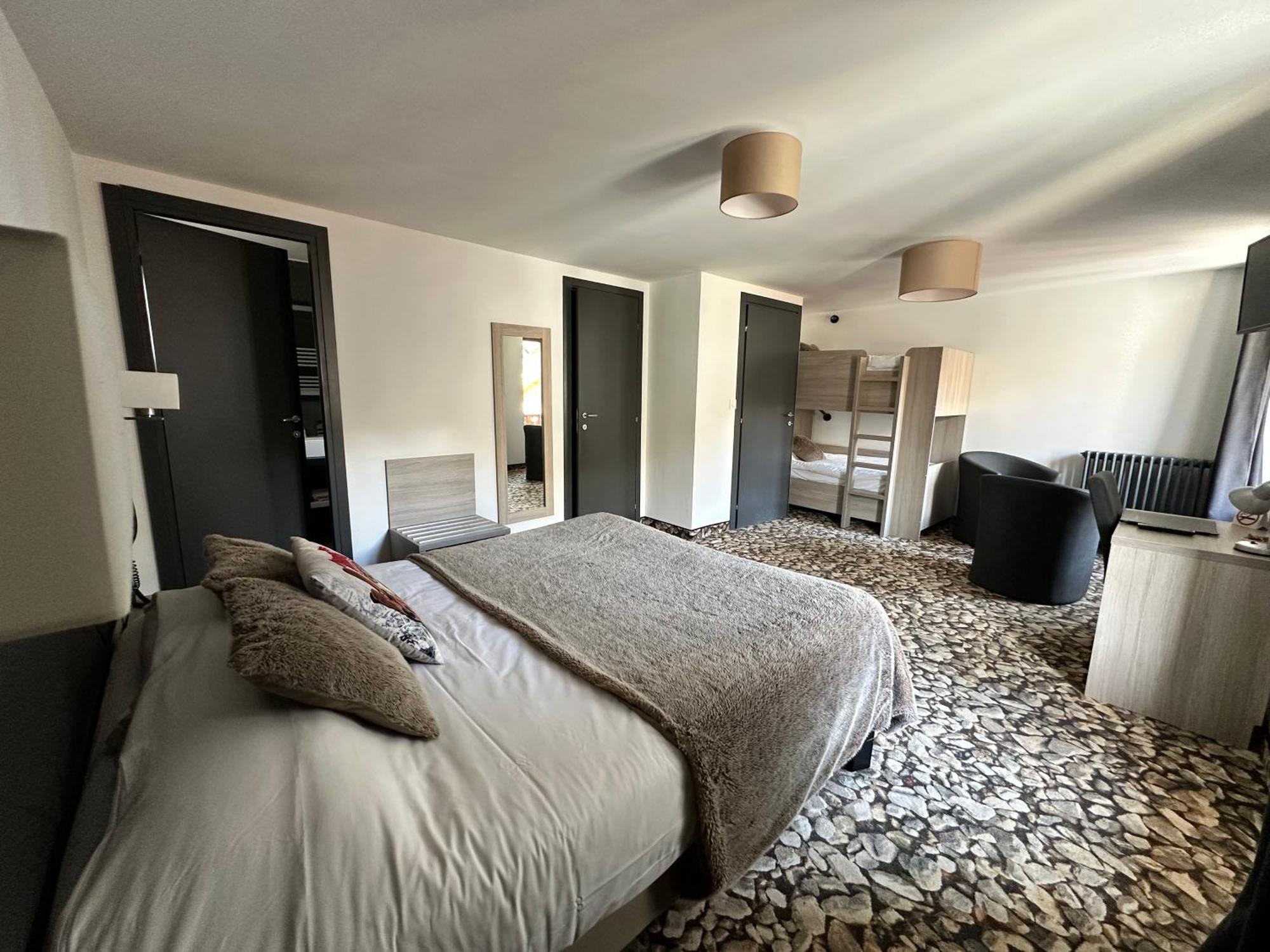 Hótel-chalet-Les Mélèzes酒店3*