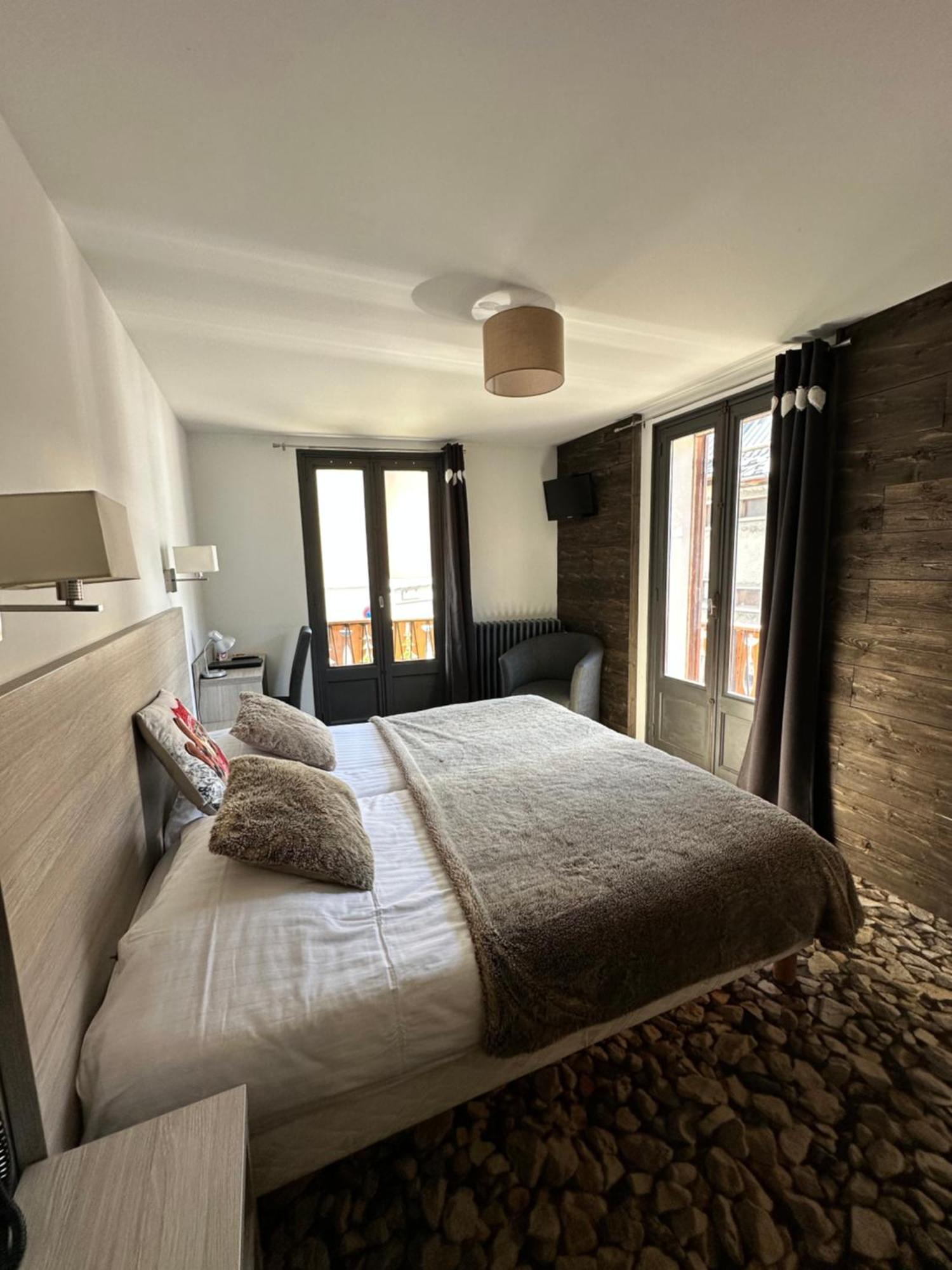 Hótel-chalet Les Mélèzes Hotel Valloire酒店