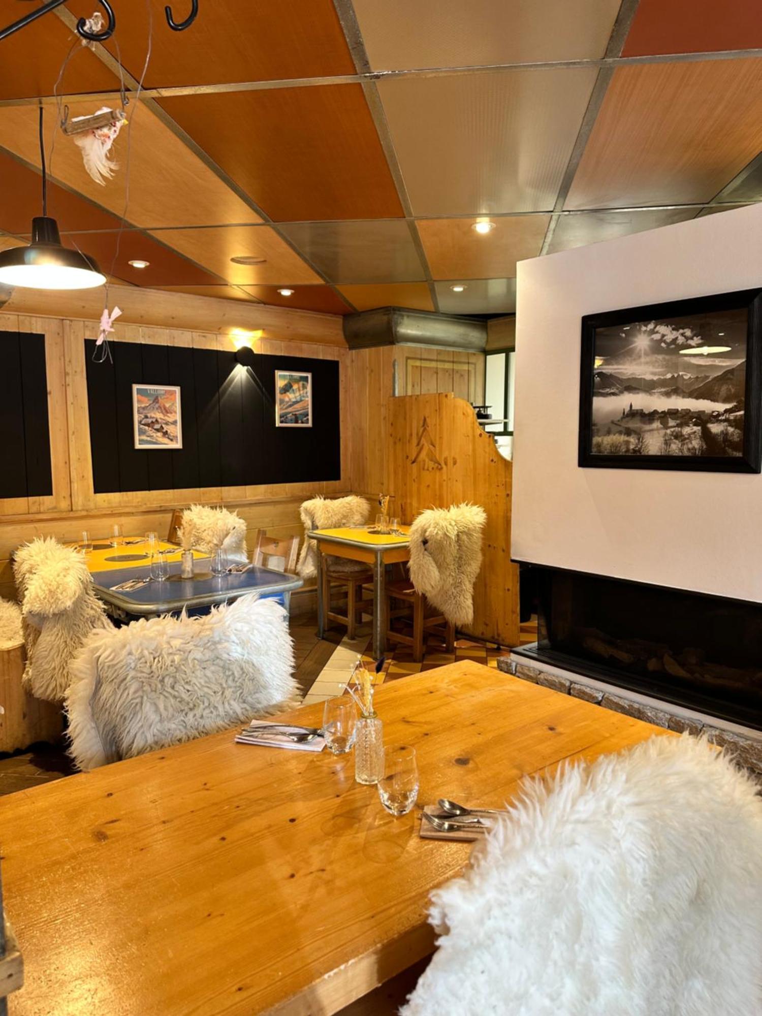 Hótel-chalet Les Mélèzes Hotel Valloire酒店